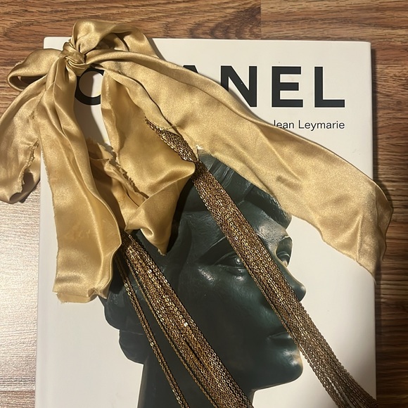 J Crew gold/silk necklace - Picture 2 of 9